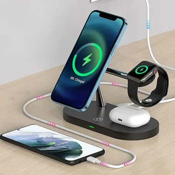 3-in-1 iPhone & Apple Watch Fast Charger 2