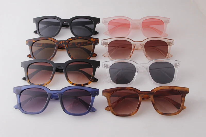 Trendy Vintage Square Sunglasses for Women - UV400