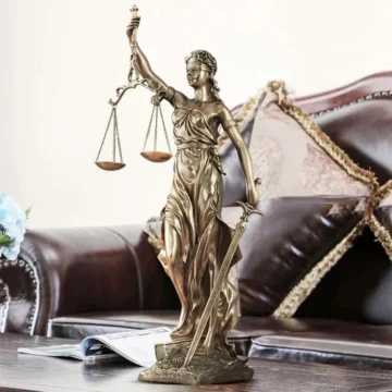 Justitia Goddess Statue Resin Decor 1