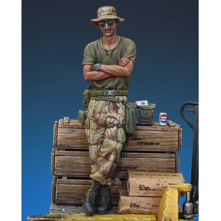 1/35 US Army Gulf War Driver – Unpainted Resin Figure Kit product image