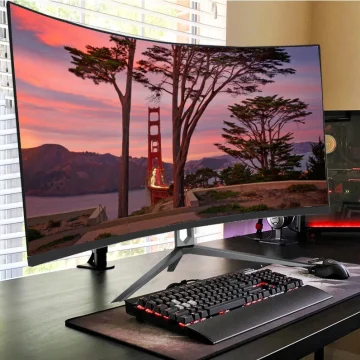 24Inch LED Desktop All-In-One Computer 1