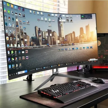 Gaming All-in-One Desktop White 34 Inch Monitor 1