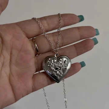 Stainless Steel Romantic Heart Locket Necklace 2