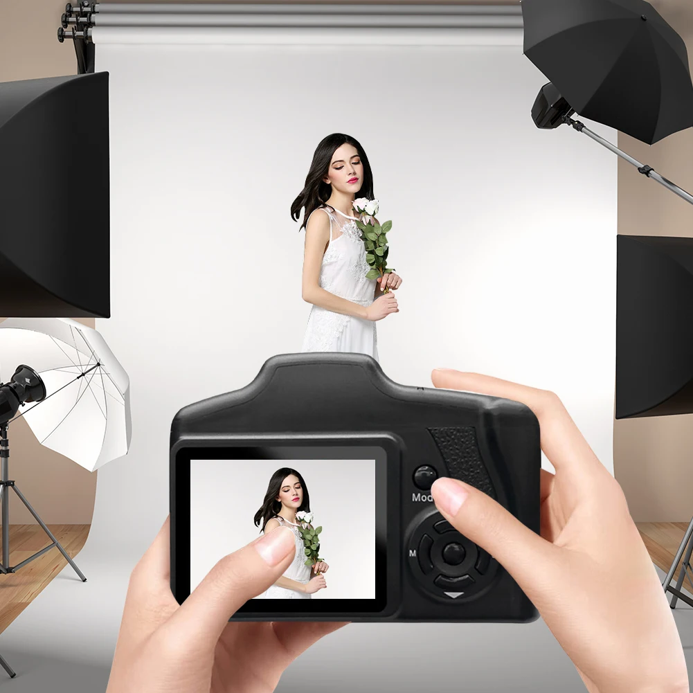 16MP Vlogging Camera with 2.4 Inch LCD Screen and 16X 12