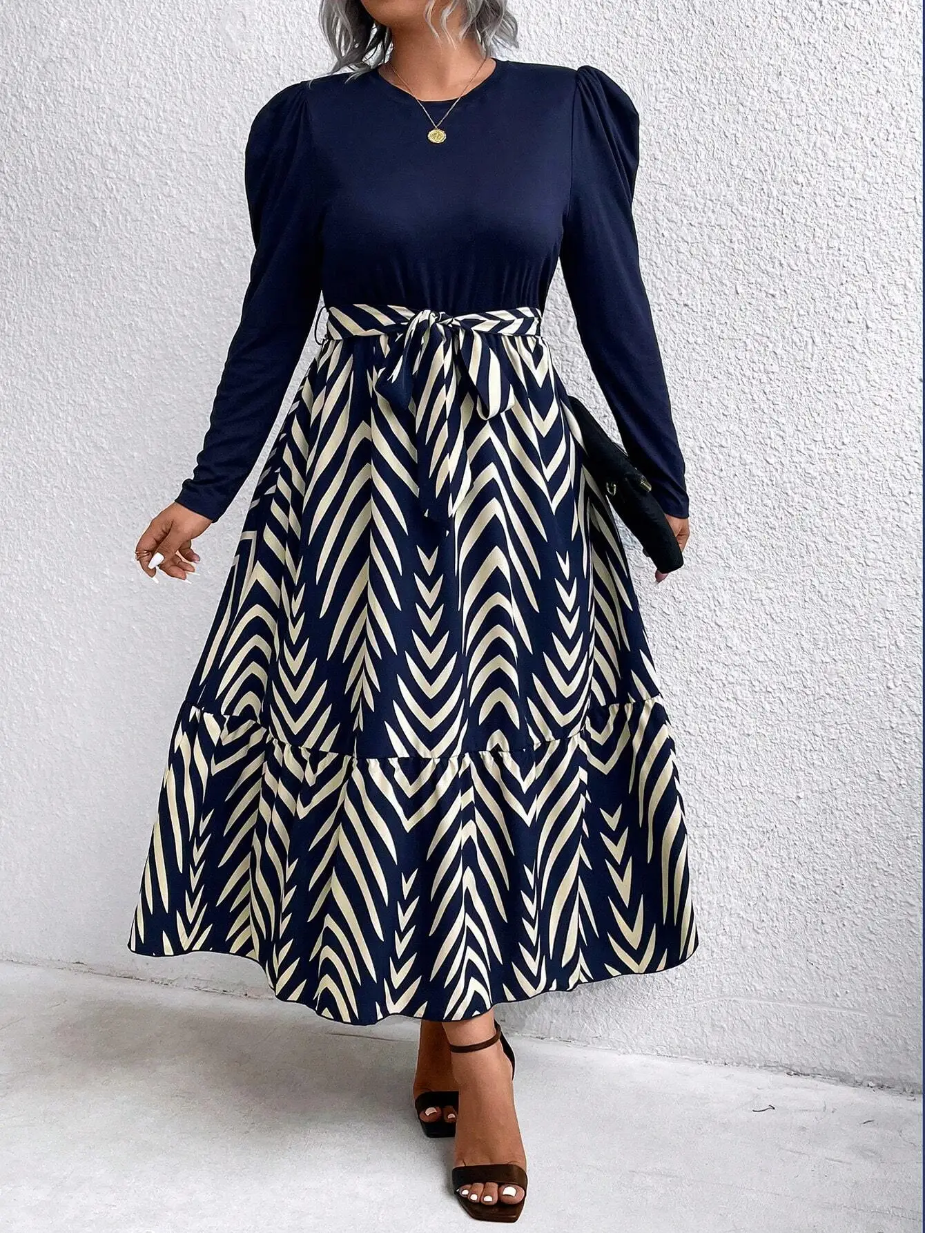 Plus Size Round Neck Long Sleeve Chevron Print Midi Dress 5 | PricZone Plus Size Round Neck Long Sleeve Chevron Print Midi Dress 5 | PricZone