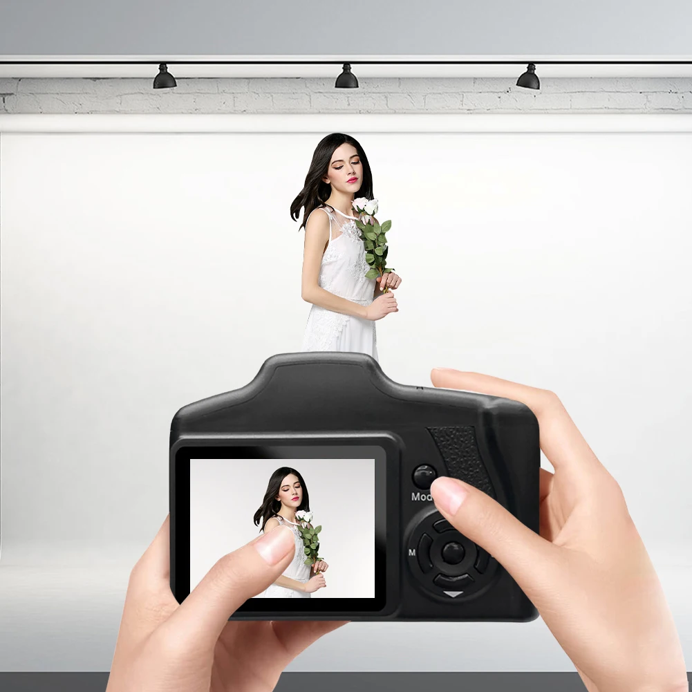 16MP Vlogging Camera with 2.4 Inch LCD Screen and 16X 9