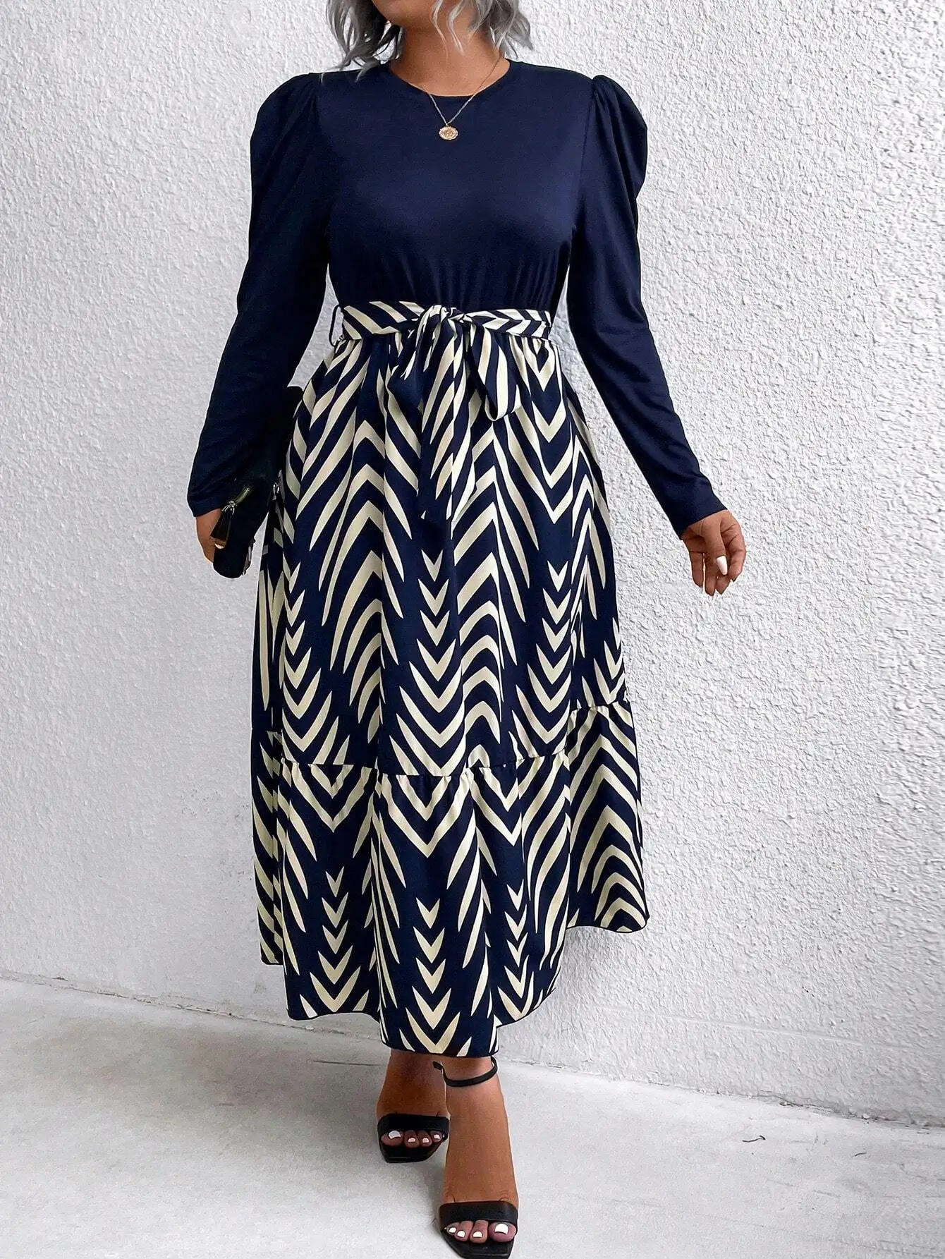 Plus Size Round Neck Long Sleeve Chevron Print Midi Dress 2 | PricZone Plus Size Round Neck Long Sleeve Chevron Print Midi Dress 2 | PricZone