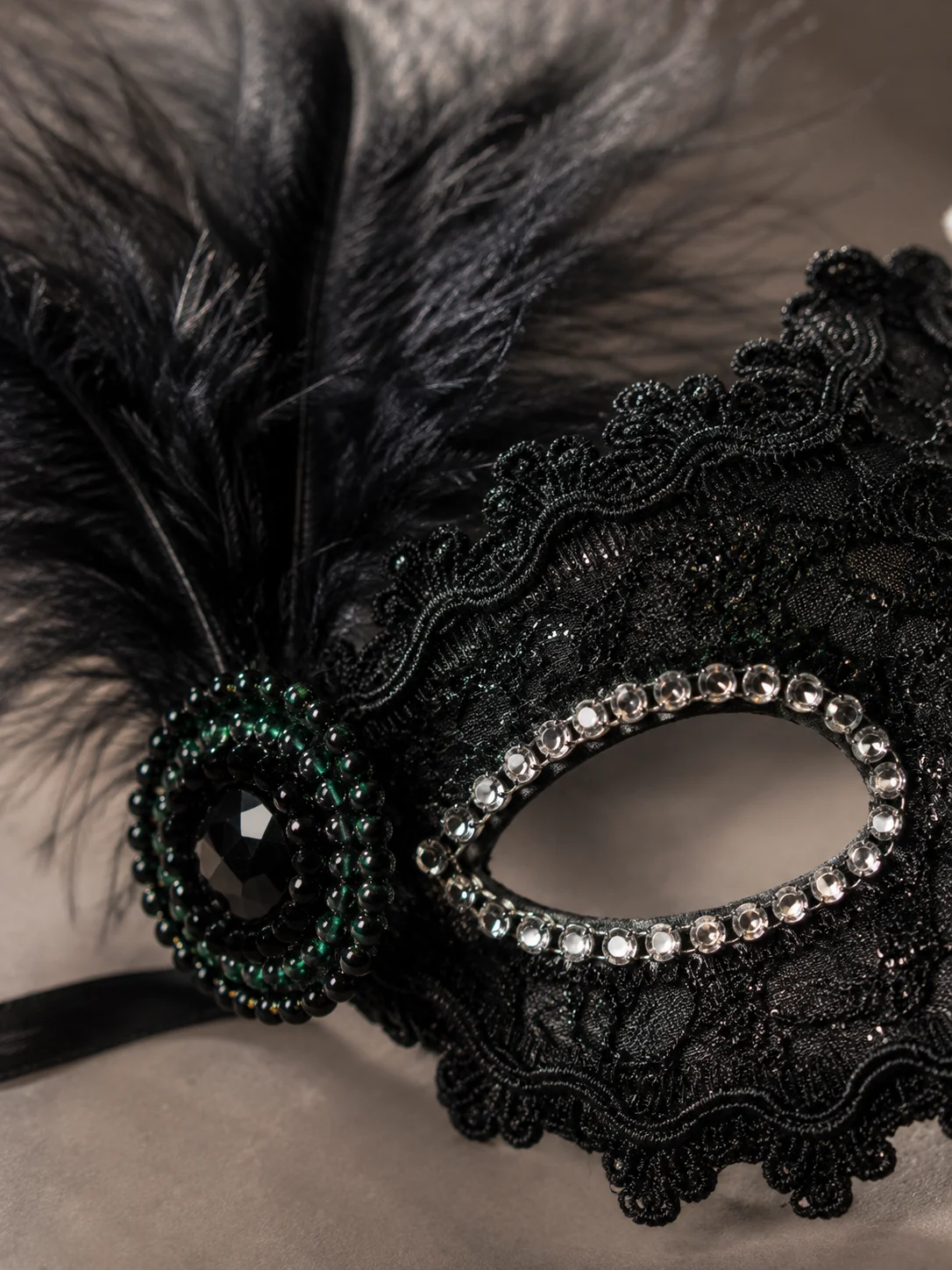 Elegant Vintage Feather Lace Pearl Rhinestone Venetian 4 | PricZone Elegant Vintage Feather Lace Pearl Rhinestone Venetian 4 | PricZone